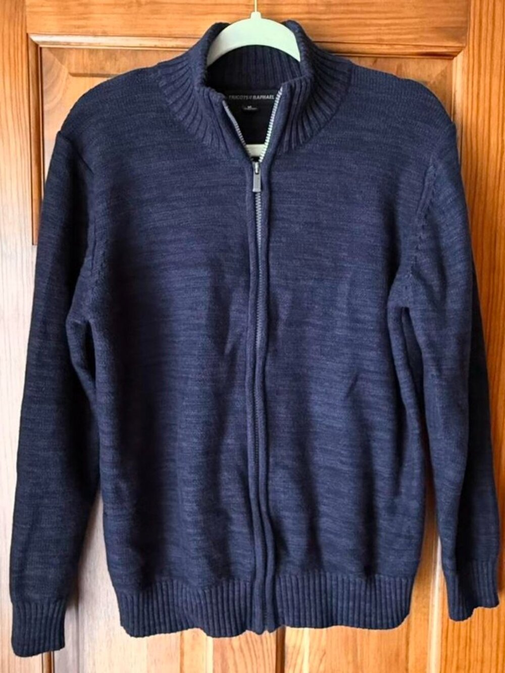 Cozy, navy blue zip-up sweater with collar. Men’s medium.